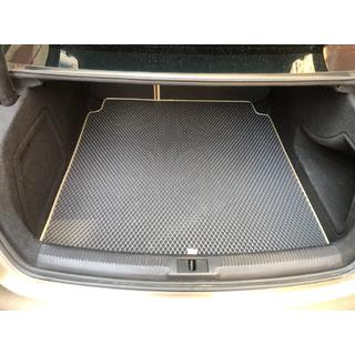 Sedan bagāžnieka paklājiņš (EVA, melns) foto 1