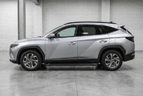 Hyundai Tucson NX4 2021– Sānu sliekšņi Allmond Black (2 gab., alumīnijs) foto 1