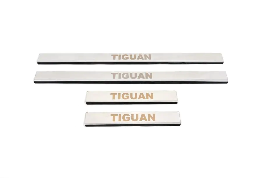 Volkswagen Tiguan 2016–2023 Carmos durvju sliekšņu uzlikas (nerūsējošais tērauds) Foto 5