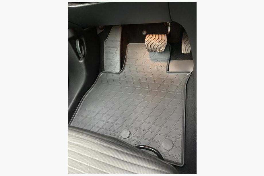 Renault Scenic/Grand 2016–2025 Gumijas salona paklājiņi Stingray (4 gab.) Image