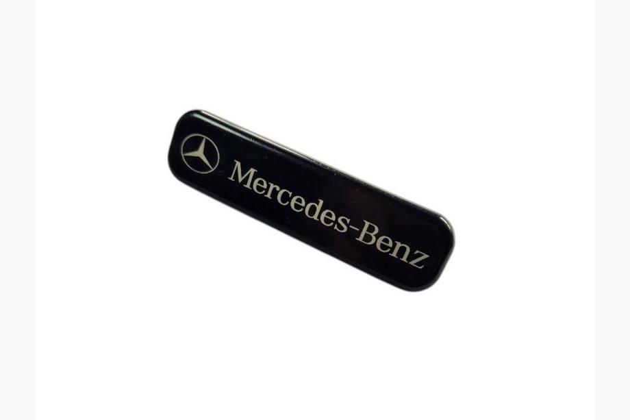 Mercedes-Benz Emblēma auto paklājiņiem (1 gab.) Image