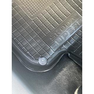 Skoda paklājiņu stiprinājuma klipsis (liels) foto 4