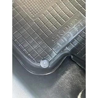 Skoda paklājiņu stiprinājuma klipsis (liels) foto 4