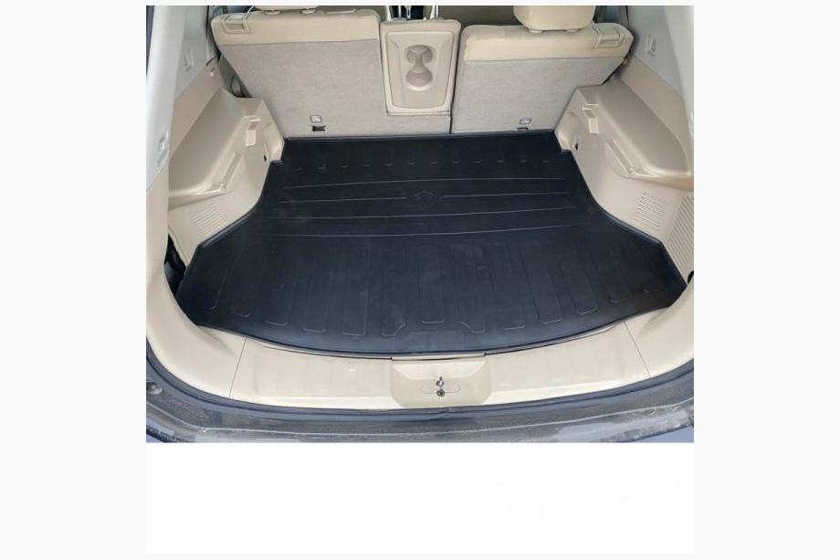 Nissan X-trail T32/Rogue 2014–2021 Gumijas bagāžnieka paklājiņš (pagaidu rezerves ritenim, Stingray) Foto 1