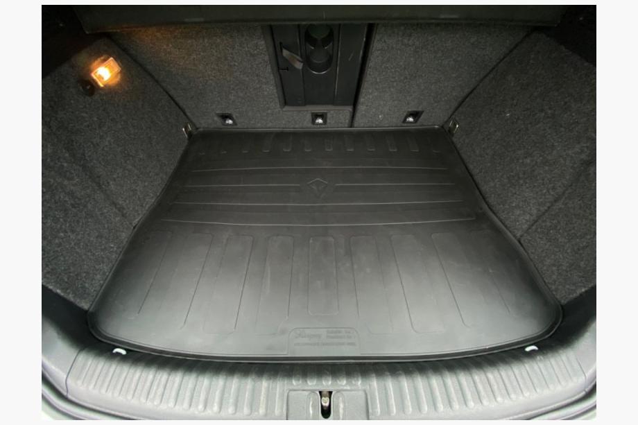 Volkswagen Tiguan 2007–2016 Gumijas bagāžnieka paklājs (Stingray) Image