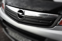 Opel Vivaro 2001–2015 Ziemas uzlika radiatora restei 2007-2015 (V2, augšējā) Matēta foto 1