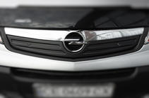 Opel Vivaro 2001–2015 Ziemas uzlika radiatora restei 2007-2015 (V2, augšējā) Matēta foto 3