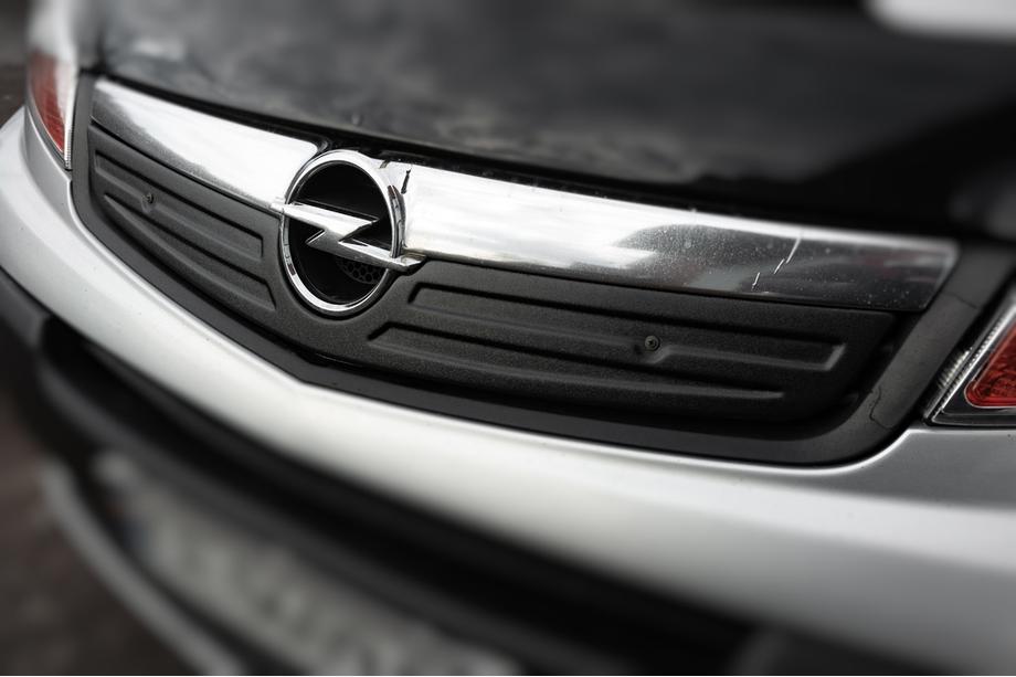 Opel Vivaro 2001–2015 Ziemas uzlika radiatora restei 2007-2015 (V2, augšējā) Matēta Image