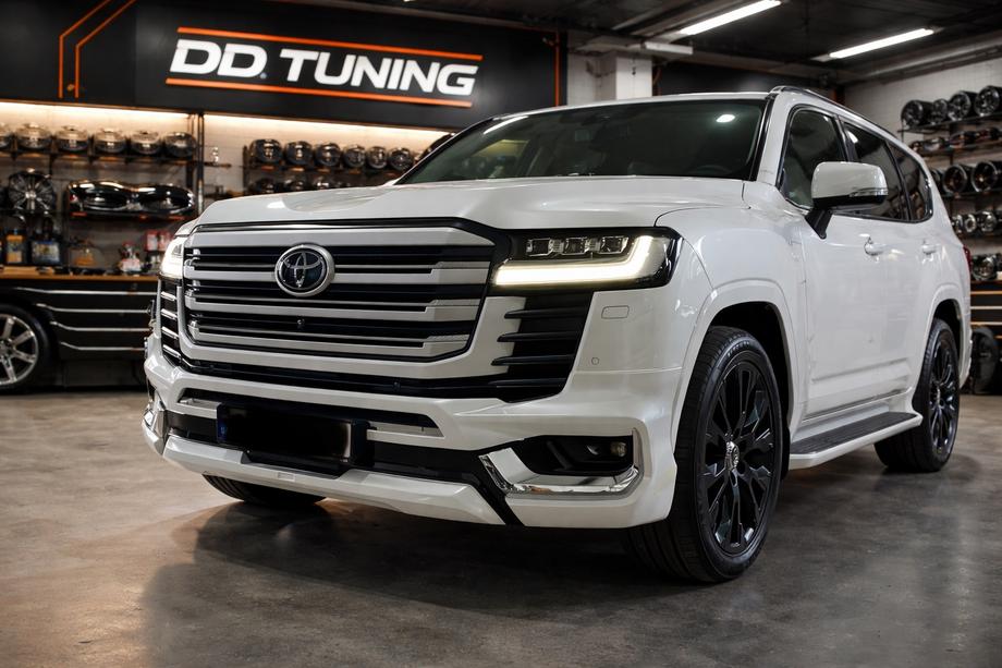 Toyota Land Cruiser 300 2021– VXR virsbūves komplekts Balta krāsa Image