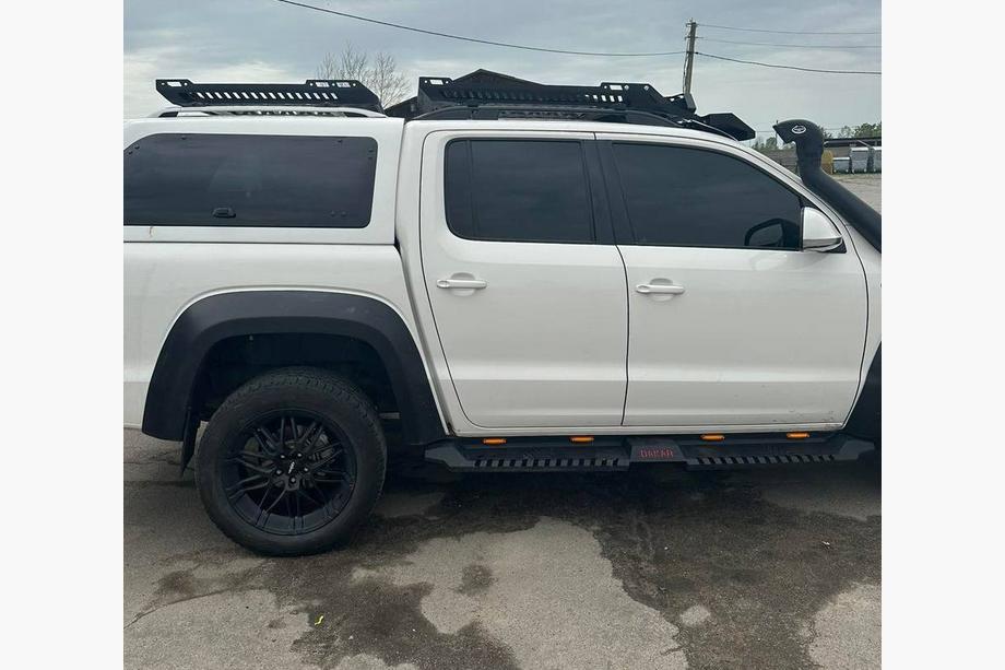 Volkswagen Amarok 2010–2022 Sānu sliekšņi Dakar V2 ar LED (2 gab., metāls) Foto 7