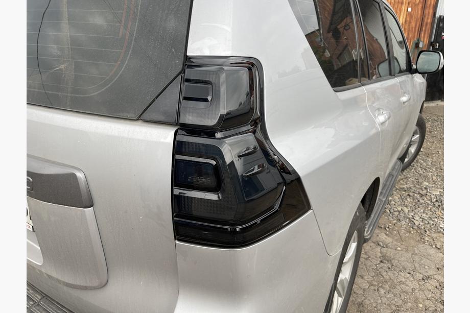 Toyota Land Cruiser Prado 150 2009–2023 Aizmugurējie lukturi BlackEdition V3 (2017+, 2 gab.) Image