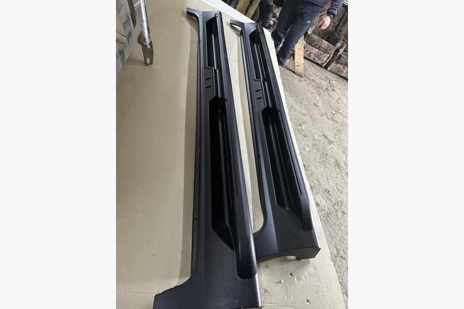 Kia Sportage 2004–2010 IZPĀRDOŠANA! Plastmasas sānu pakāpieni (bez stiprinājumiem, kā attēlā) Image