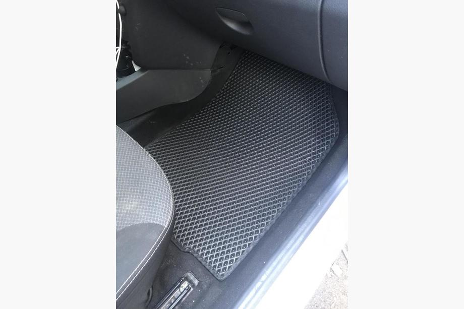 Lada Largus 2012– EVA V2 salona paklājiņi (melni) Image