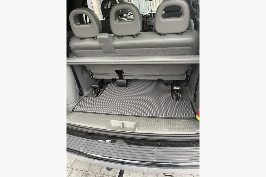 Chrysler Voyager 2001–2007 Bagāžnieka paklājiņš (EVA, melns) Image