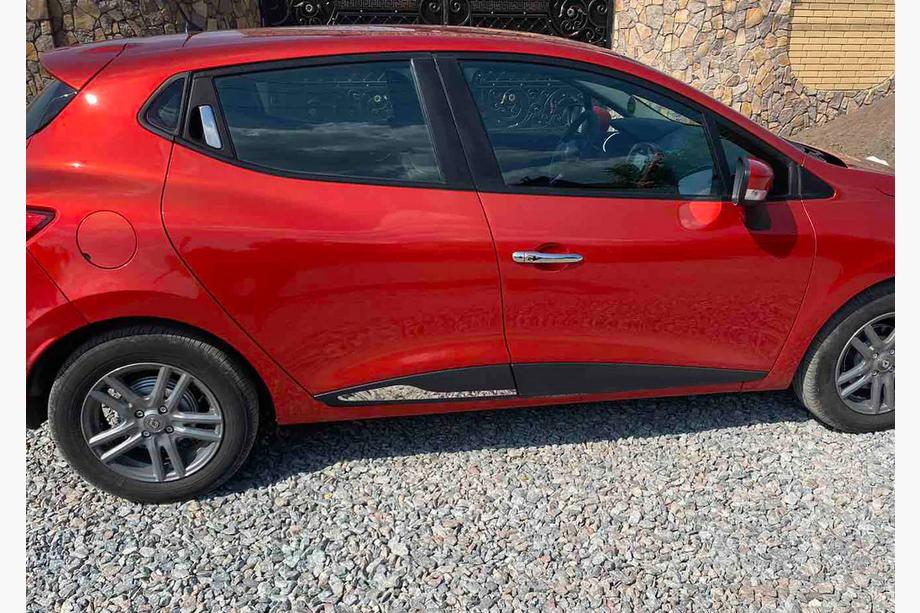 Renault Clio IV 2012–2019 Aizmugurējo durvju hroma līstes Image