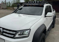 Volkswagen Amarok 2010–2022 Priekšējā stikla vizieris jumta bagāžniekam DAKAR (LED) foto 3