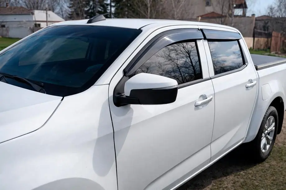 Isuzu D-Max 2019– Logu vēja deflektori (4 gab., Sunplex Sport) Foto 2