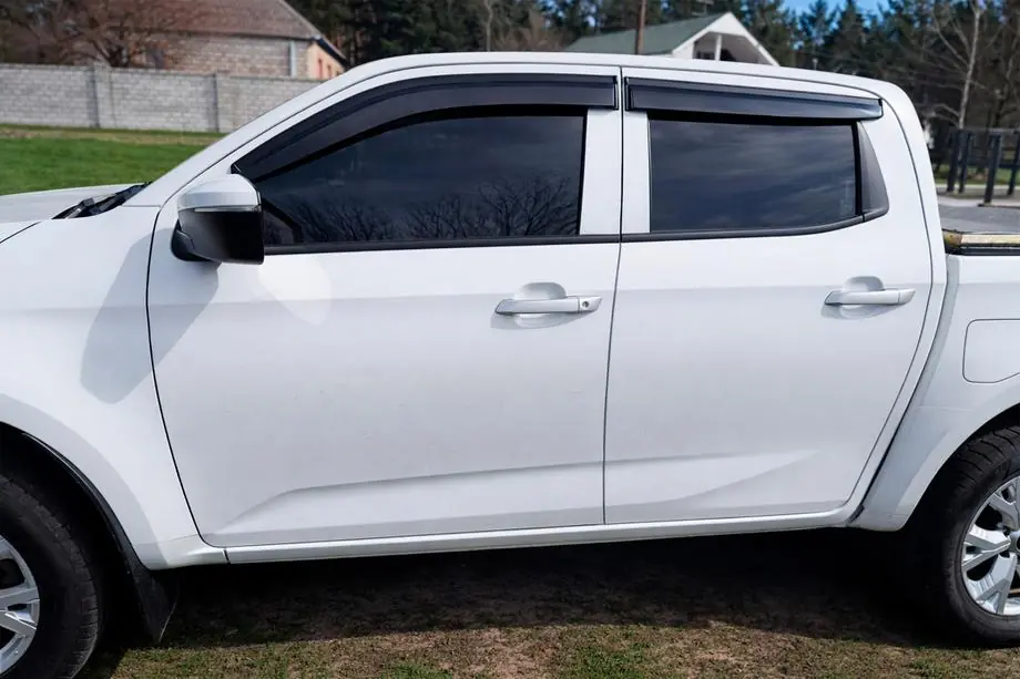 Isuzu D-Max 2019– Logu vēja deflektori (4 gab., Sunplex Sport) Foto 6