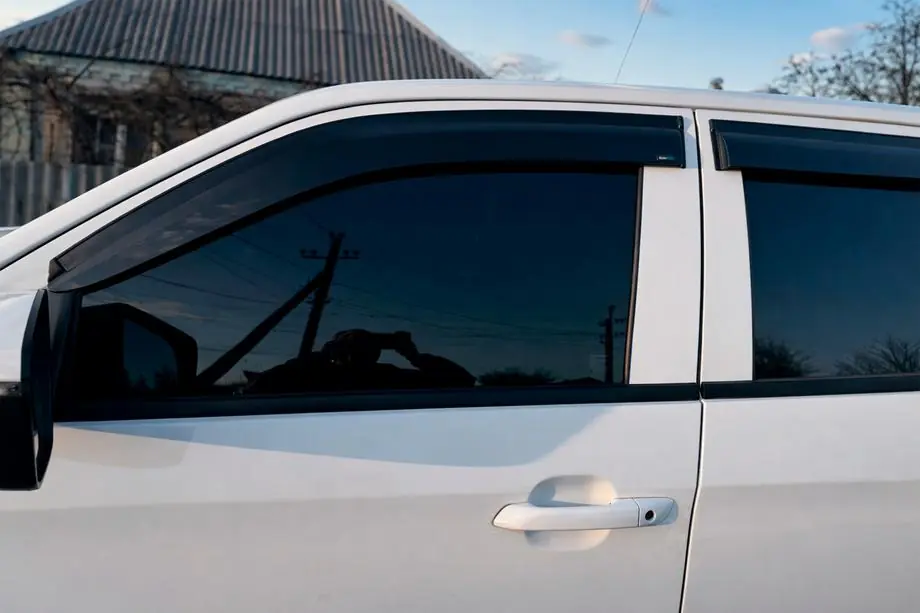 Isuzu D-Max 2019– Logu vēja deflektori (4 gab., Sunplex Sport) Foto 10