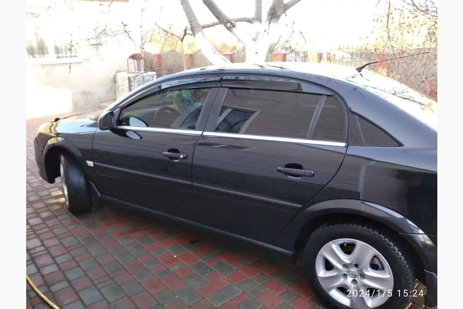 Opel Vectra C 2002–2008 Logu deflektori SD (4 gab., Sunplex Sport) Foto 8