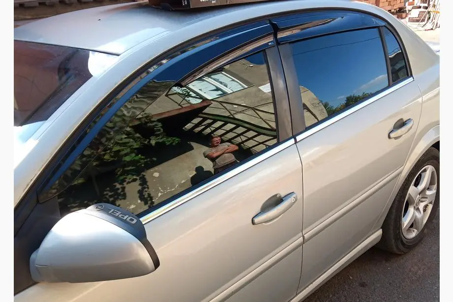Opel Vectra C 2002–2008 Logu deflektori SD (4 gab., Sunplex Sport) Foto 9