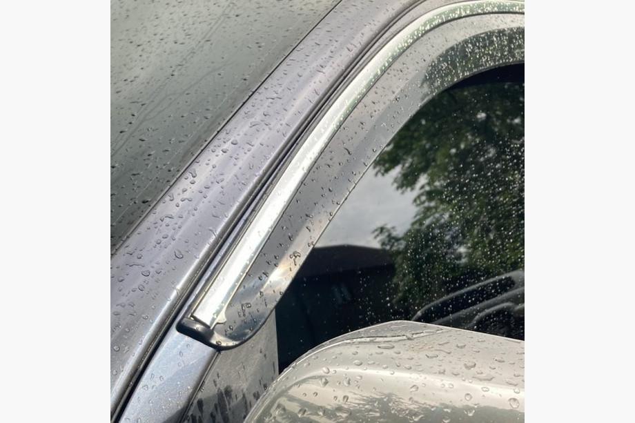 Toyota Hilux 2006–2015 Logu vēja deflektori ar hromētu moldingu (4 gab., Sunplex Chrome) Image