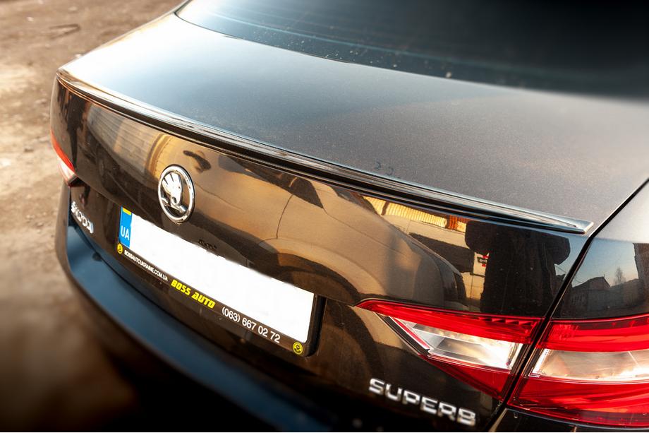 Skoda Superb 2015–2024 LIP spoilers (Sunplex, melns) (119,2 cm x 7,3 cm) Image
