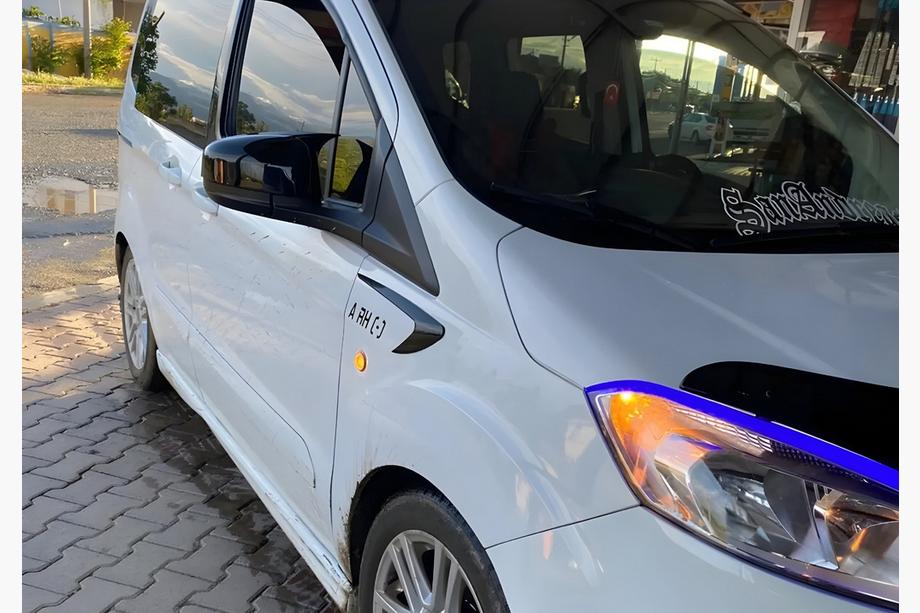 Ford Courier 2014–2023 Spoguļu uzlikas BMW-style (2018↗, 2 gab.) Image
