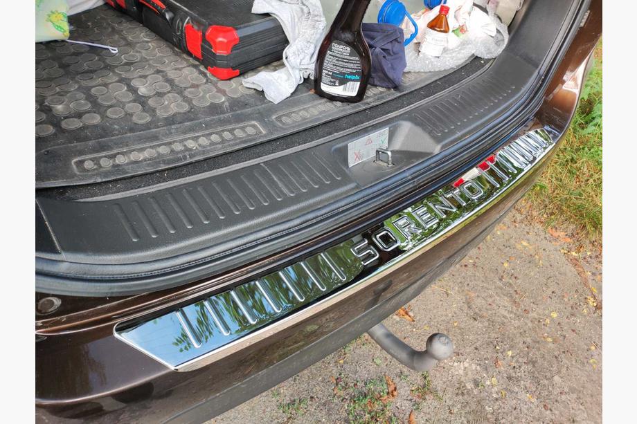 Kia Sorento II XM 2009–2014 Hroma uzlika aizmugurējam bamperim Libao (2013+) Image