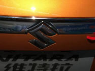 Suzuki Vitara 2015– Hromēta līste virs numura zīmes Libao (ABS) foto 2