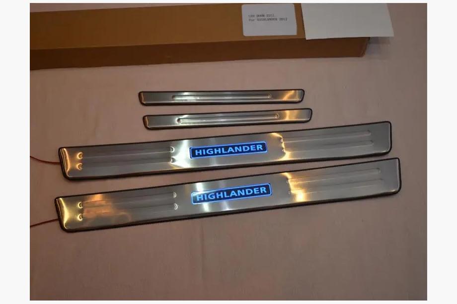 Toyota Highlander 2008–2013 Libao LED sliekšņu uzlikas (4 gab., nerūsējošais tērauds) Foto 3