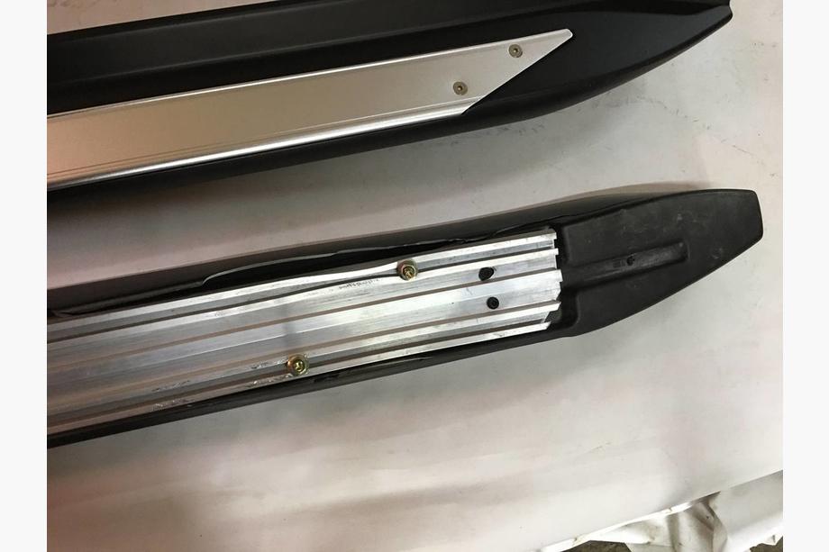 Subaru Forester 2008–2013 IZPĀRDOŠANA! OEM sānu pakāpieni 2010-2013 Image