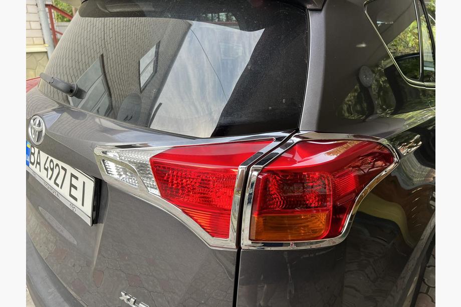 Toyota Rav 4 2013–2018 Hromēti aizmugurējo lukturu uzlikas Libao V2 2013-2016 (2 gab., plastmasa) Image