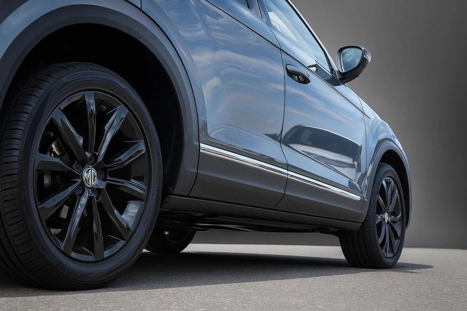 Volkswagen Tiguan 2016–2023 Carmos durvju līstes AllSpace (4 gab., nerūsējošais tērauds) Image