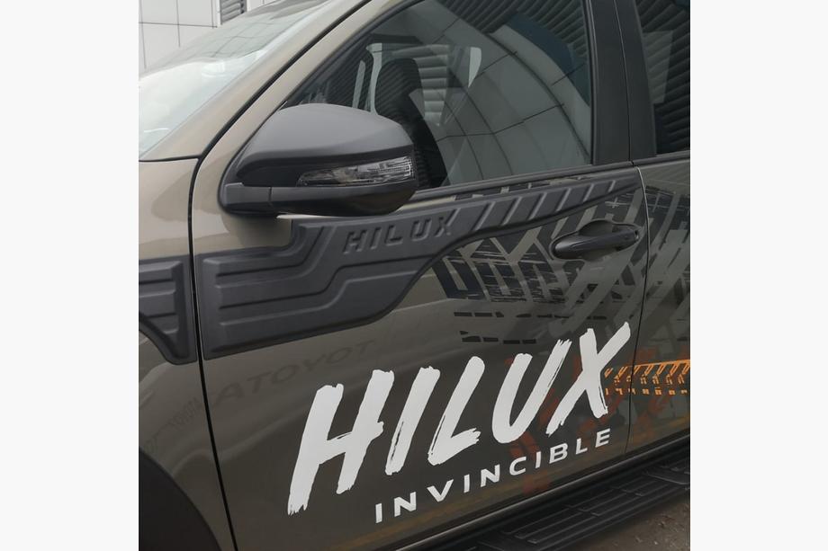 Toyota Hilux 2015– Durvju augšējā līste (4 gab., ABS) Foto 6