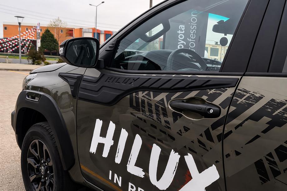 Toyota Hilux 2015– Durvju augšējā līste (4 gab., ABS) Foto 1