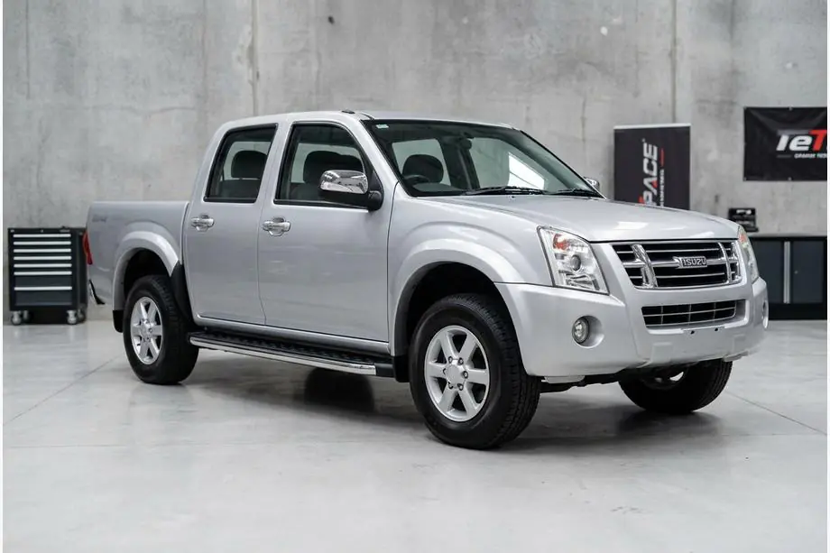 Isuzu D-Max 2002–2011 BlackLine sānu sliekšņi (2007-2012, 2 gab., alumīnijs) Image