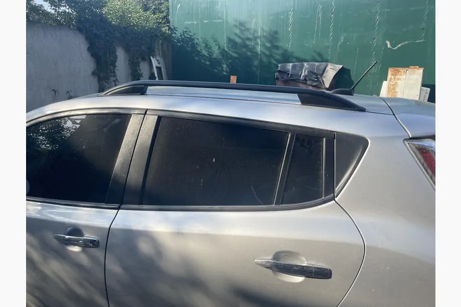 Nissan Leaf 2010–2017 Jumta reliņi Skyport (melni) Image