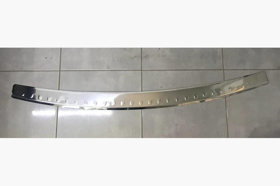 Volkswagen Caddy 2004–2010 Izpārdošana! Aizmugurējā bampera aizsarguzlika ar ielocītu malu (Carmos, tērauds) Image