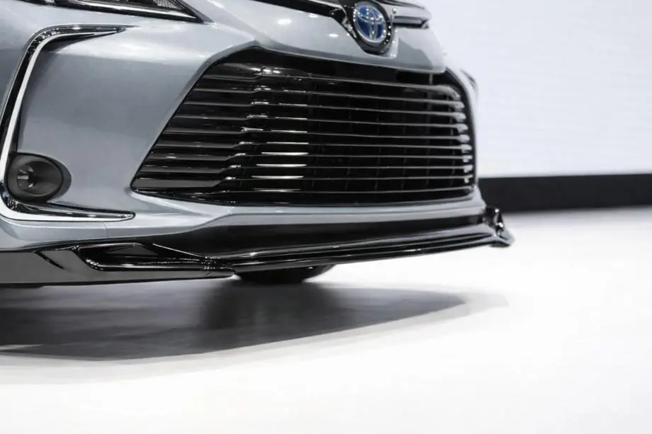 Toyota Corolla 2019– Priekšējā bampera lūpa V1 (melna) Image