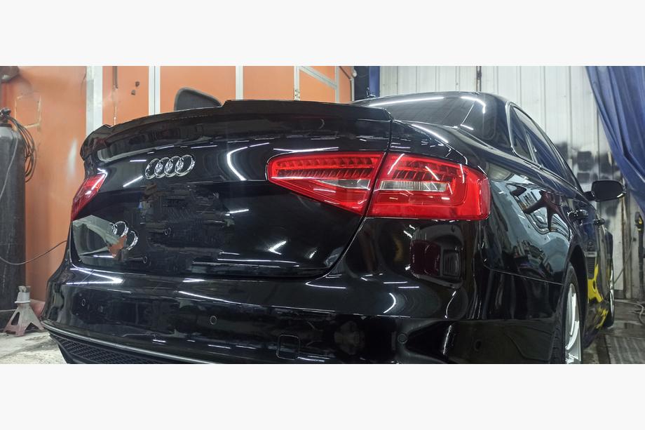 Audi A4 B8 2007–2015 HongHang spoilers (ABS, spīdīgi melns) Image