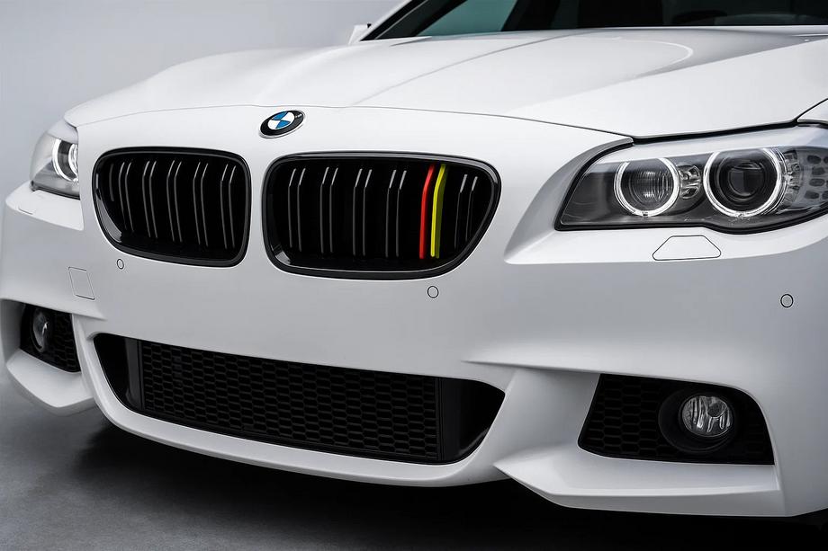 BMW 5. sērija F10/F11 2010–2016 Nieru restes M-Look (German Color) Foto 1