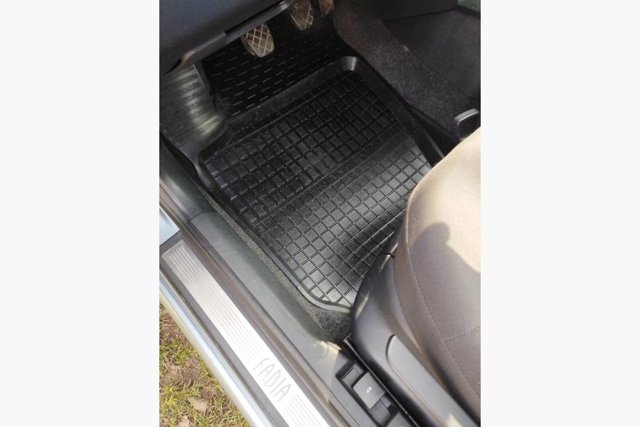 Skoda Fabia 2000–2007 Gumijas salona paklājiņi ar paaugstinātu malu (4 gab., Polytep) Image