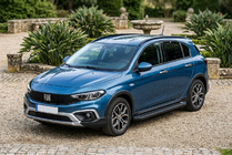 Fiat Tipo Cross 2021– Sānu sliekšņi Allmond Black (2 gab., alumīnijs) foto 1