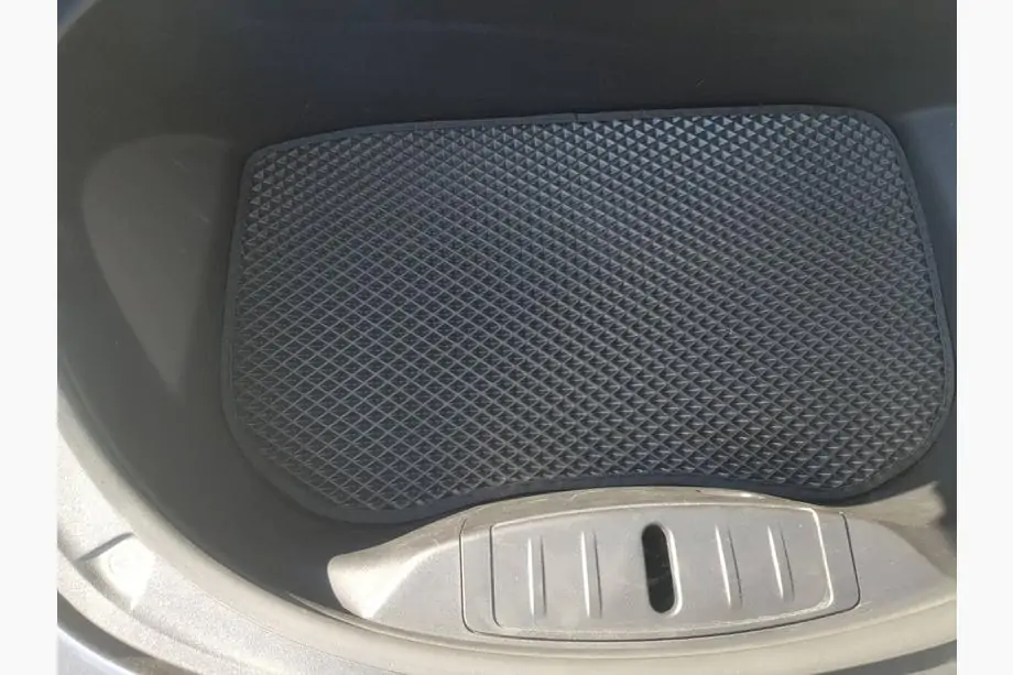Tesla Model 3 2017– Priekšējais EVA bagāžnieka paklājiņš (melns) Image