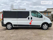 Renault Trafic 2001–2015 Oriģināls lietots durvju moldings (R2) foto 1