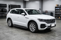 Volkswagen Touareg 2018– Sānu kāpšļi Tayga Black (2 gab., alumīnijs) foto 1