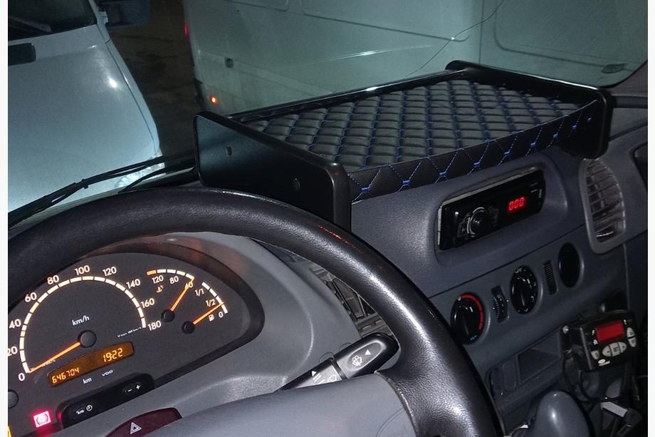 Mercedes Sprinter W901/902/903/904/905 1995–2006 Plaukts uz paneļa (2000-2006, ECO-BLUE) Foto 2