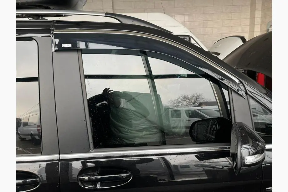 Mercedes Viano 2004–2014 Logu vēja deflektori ar hromētu līsti (2 gab., Niken) Image