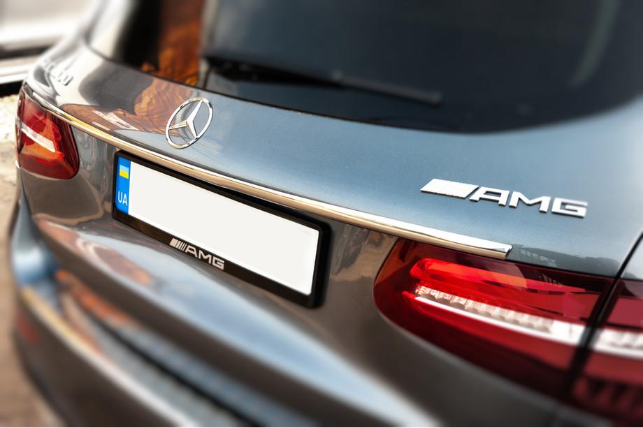 Mercedes GLC X253 2015–2022 Hroma līste virs numura zīmes (nerūsējošais tērauds) Image